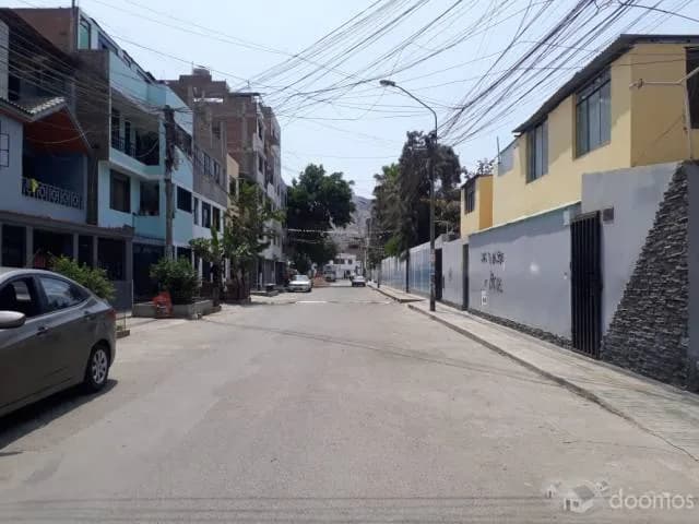 Venta de casa como terreno en San Juan de Lurigancho — foto 3