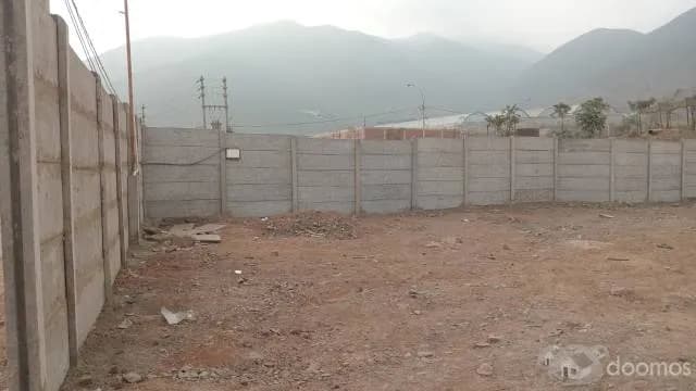 Terreno industrial 1173m2 USD/240 000  · Disponible — foto 4
