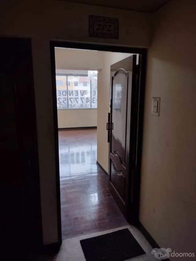 VENTA DE DEPARTAMENTO DE 115 MTS  CON DOS ASCENSORES Y 2 COCHERAS TECHADAS — foto 4
