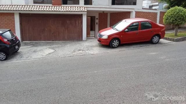 Oportunidad amplia casa en Rinconada del Lago La Molina — foto 1