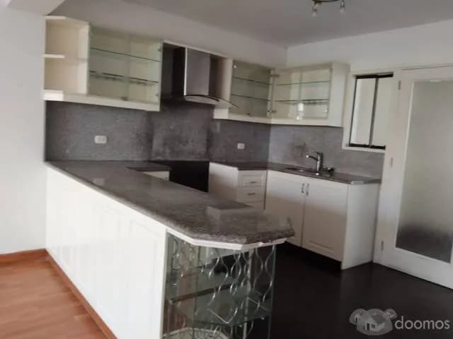 LINDA CASA EN SURCO FRENTE A PARQUE — foto 3