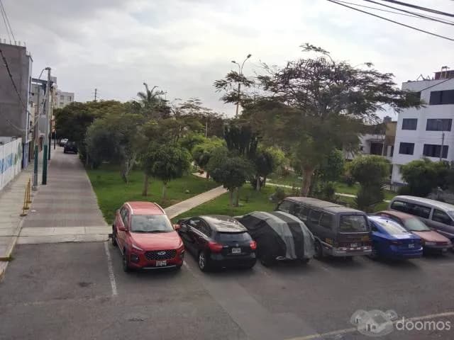 LINDA CASA EN SURCO FRENTE A PARQUE — foto 9