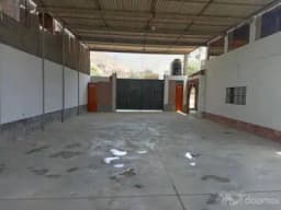 Se Alquila Local Comercial en Picapiedra