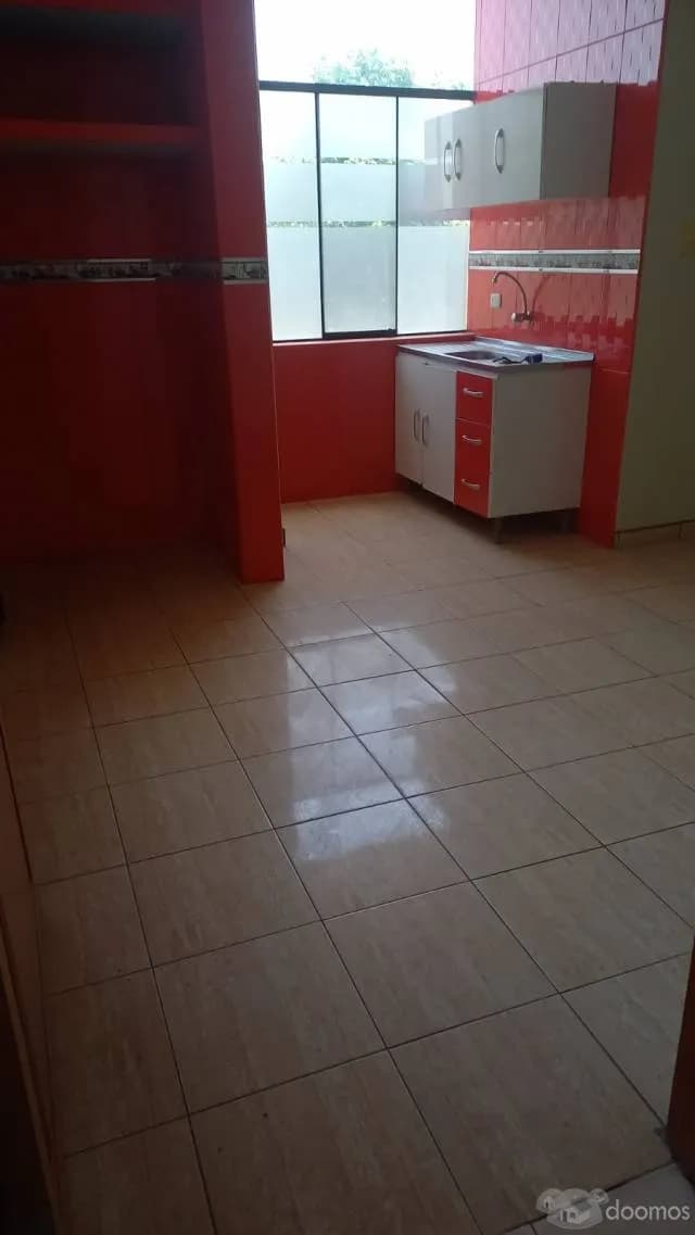SE ALQUILA 3 HABITACIONES CON BAÑO PROPIO y MINI COCINA — foto 1