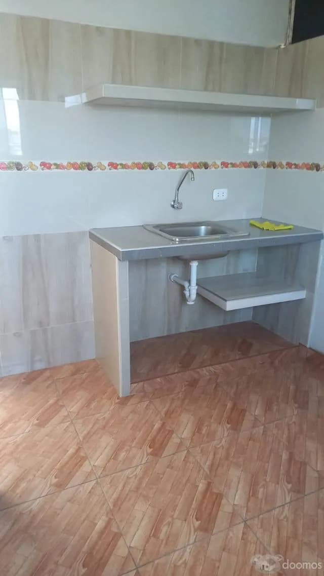 SE ALQUILA 3 HABITACIONES CON BAÑO PROPIO y MINI COCINA — foto 4