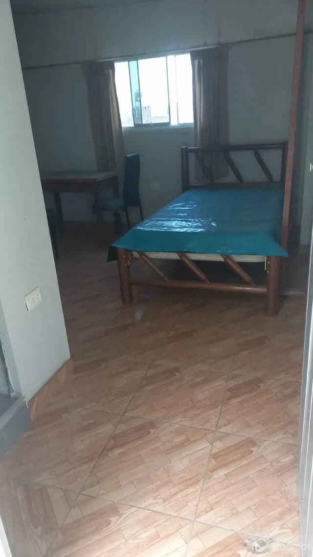 SE ALQUILA 3 HABITACIONES CON BAÑO PROPIO y MINI COCINA — foto 7