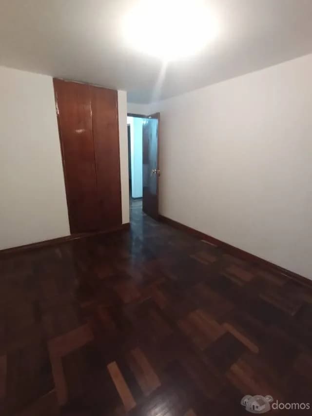 Se alquila habitacion Miraflores — foto 1