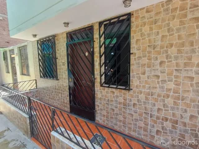 REMATO CASA DE 3 PISOS + AZOTEA USD.99,000.00. — foto 1