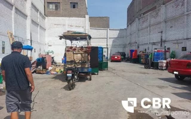 VENTA LOCAL Y/O TERRENO EN CERCADO DE LIMA — foto 2