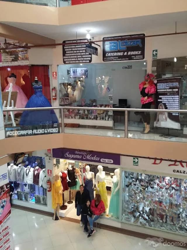 VENTA DE TIENDA GALERIA EL BALCON DE HUALLAGA — foto 2