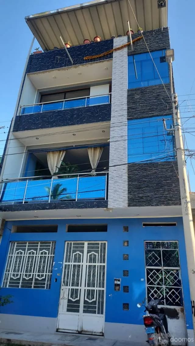 VENDO CASA DE ESTRENO DE 4 PISOS SEMI AMOBLADA — foto 1