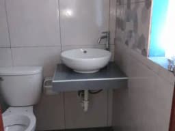 ALQUILO   ESTUDIO CON BAÑO Y COCINA