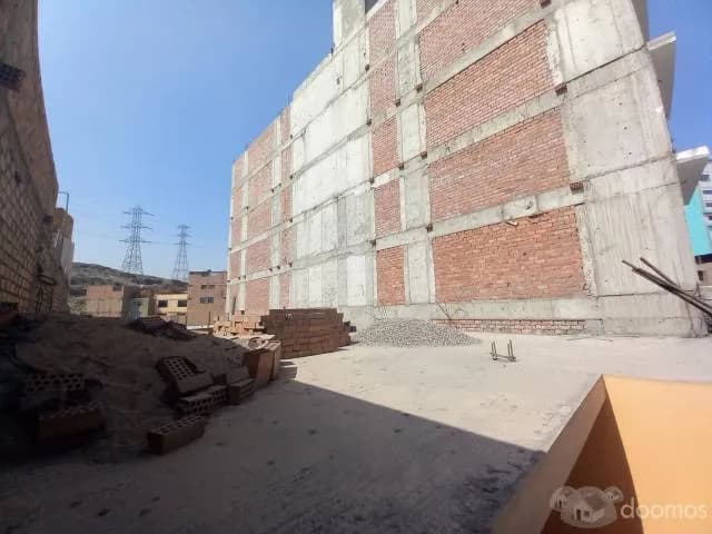 SE VENDE CASA FRENTE A PARQUE EN LOS OLIVOS. — foto 2