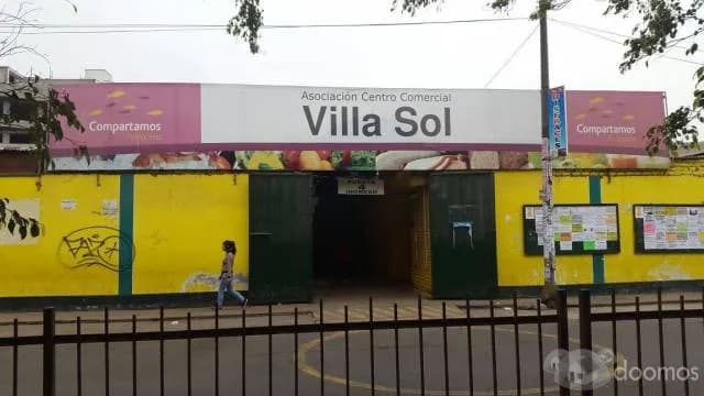SE VENDE TIENDA EN CENTRO COMERCIAL VILLASOL-LOS OLIVOS — foto 1