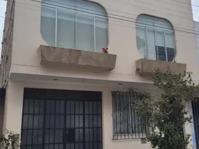 CASA EN HUAYCAN, ZONA B Calle Los Pinos