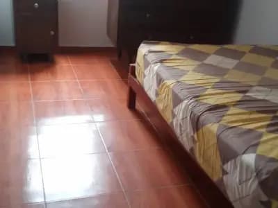 50 M2 aprox 850 incluya solo agua y cable, depart con cocina sala dormitorio comedor, lavandería,en la erraza, agua caliente