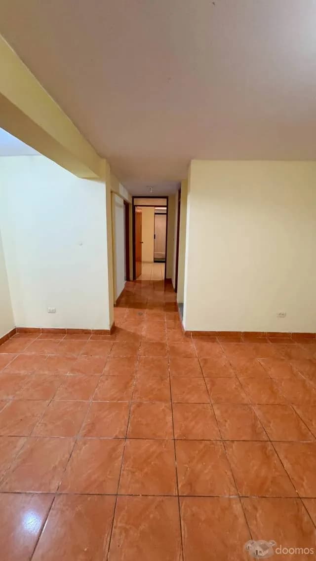 ????#TEALKILO te trae este Departamento - límite Los Olivos y SMP con 2 patios!? — foto 1