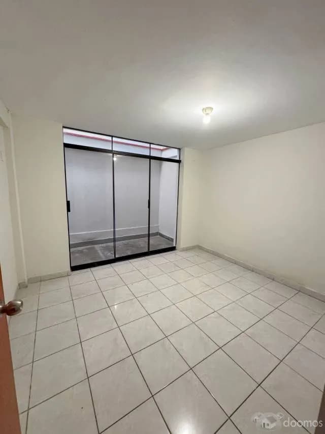 ????#TEALKILO te trae este Departamento - límite Los Olivos y SMP con 2 patios!? — foto 4