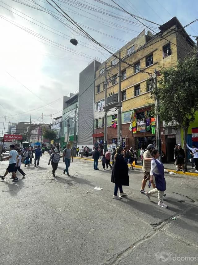 ¡Gran Oportunidad en el Corazón de Gamarra! Precio de Venta: $80,000 — foto 2