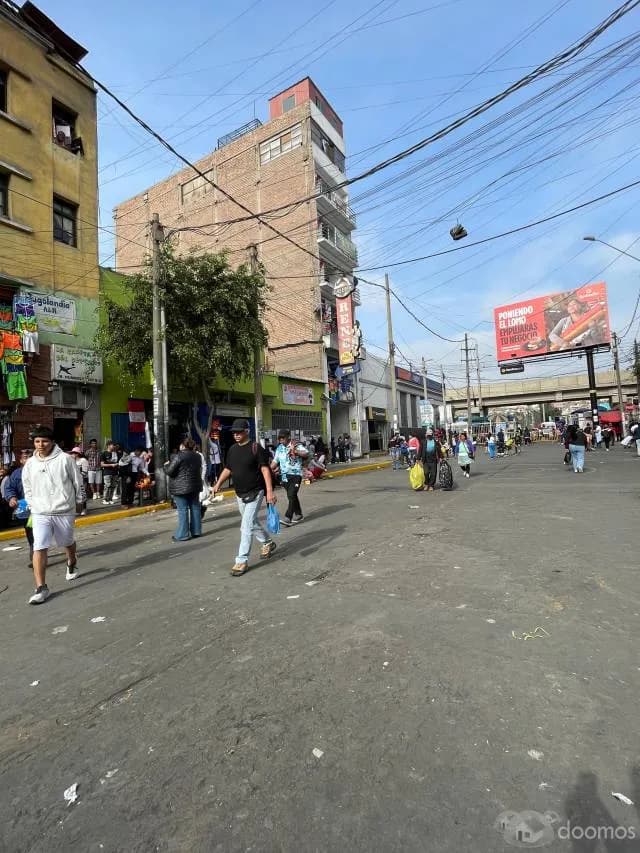 ¡Gran Oportunidad en el Corazón de Gamarra! Precio de Venta: $80,000 — foto 3