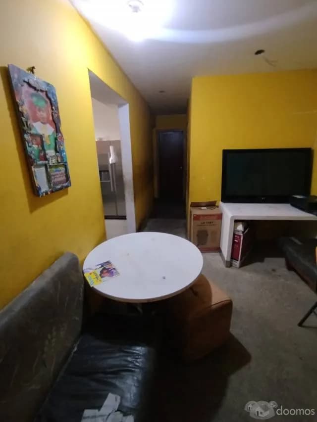 Casa de 2 pisos en venta - Villa Maria del Triunfo — foto 2