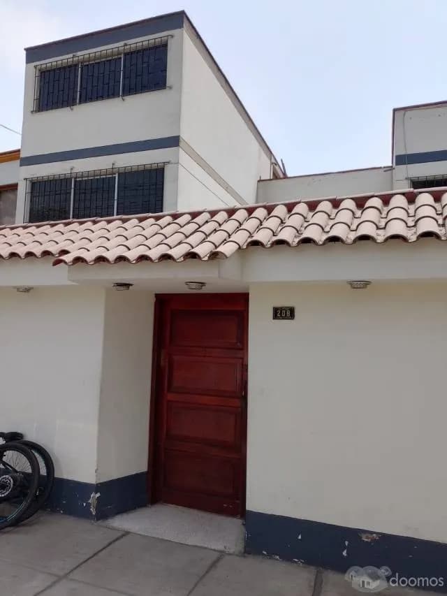 ALQUILER DE CASA DE 3 PISOS - URB NEPTUNO-SURCO - USD 2,000 — foto 1