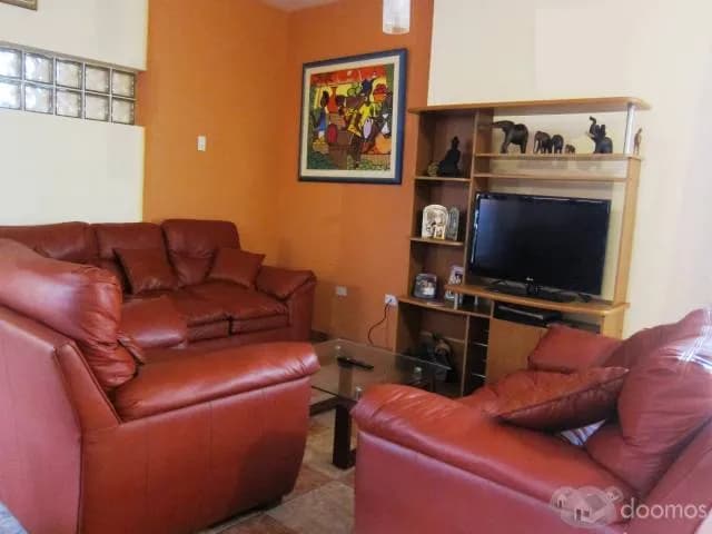 Departamento en primer piso de 4 habitaciones con cochera — foto 2