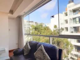 En Venta Amplio Departamento semi nuevo a tres cuadras del malecón de Miraflores