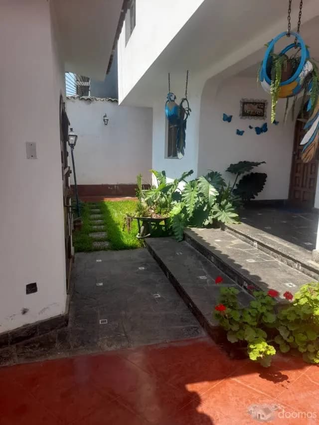 ¡AMPLIA RESIDENCIA EN VENTA – URB. EL RECREO! — foto 9