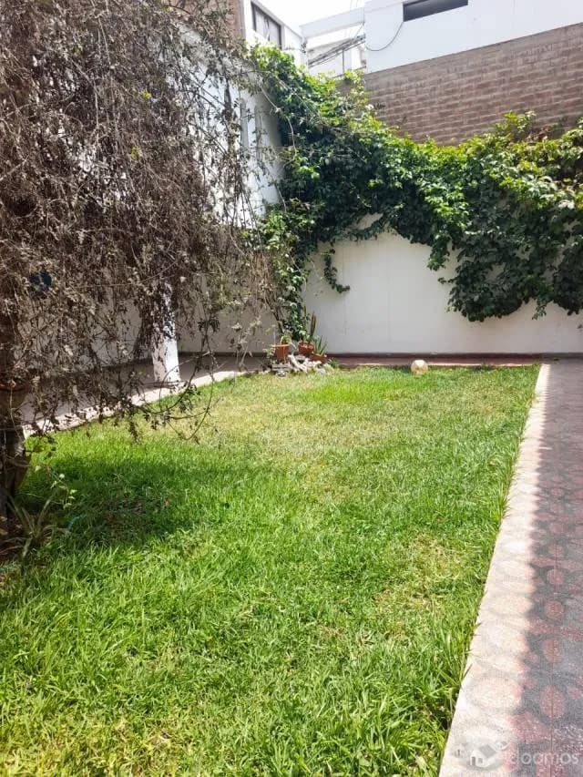 ¡AMPLIA RESIDENCIA EN VENTA – URB. EL RECREO! — foto 11