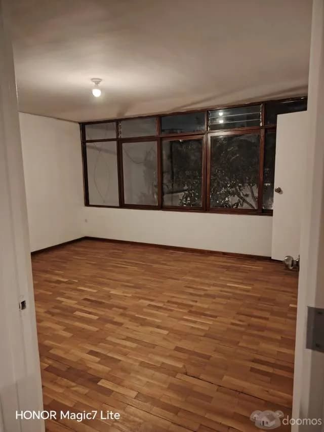HERMOSA Y BIEN DISTRIBUIDA CASA EN SAN ISIDRO-CÓRPAC. — foto 3