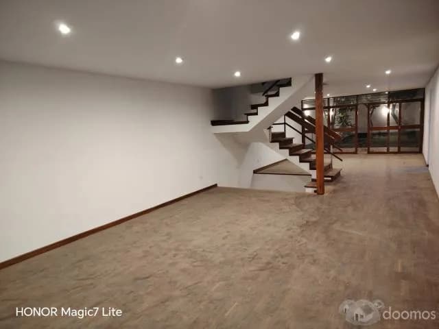 HERMOSA Y BIEN DISTRIBUIDA CASA EN SAN ISIDRO-CÓRPAC. — foto 5