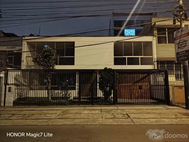 HERMOSA Y BIEN DISTRIBUIDA CASA EN SAN ISIDRO-CÓRPAC. — foto 8