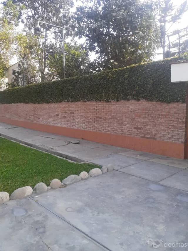 Vendo Casa en Av. Los Cedros cuadra 14 - Chacalacayo — foto 2