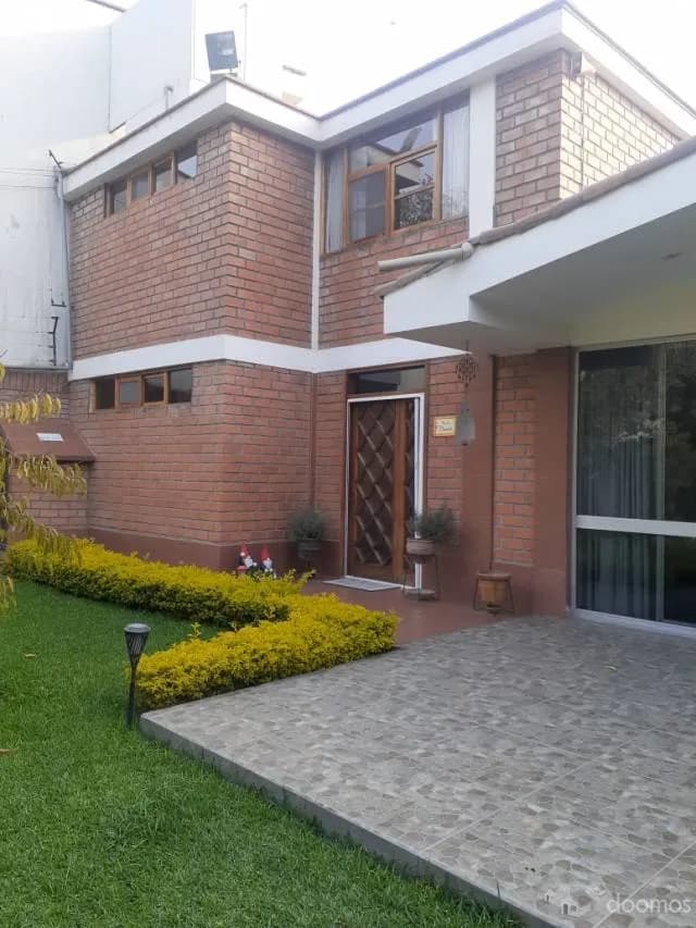 Vendo Casa en Av. Los Cedros cuadra 14 - Chacalacayo — foto 6