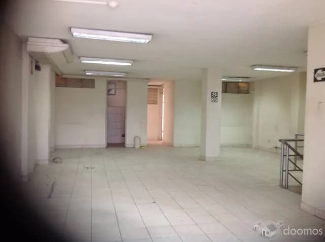 Edificio Comercial de 5 Pisos en Ate Vitarte 160m2 — foto 1