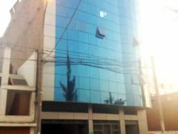 Edificion Comercial de 5 Pisos en Comas 160m2
