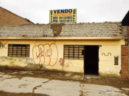 Casa como Terreno en V.M.T 234m2