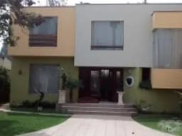 VENDO HERMOSA CASA CON PISCINA