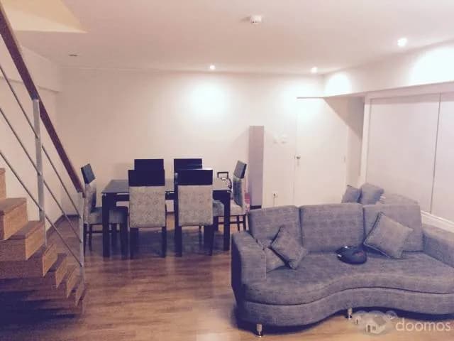 Duplex de Ocasión en Miraflores amoblado y equipado — foto 1