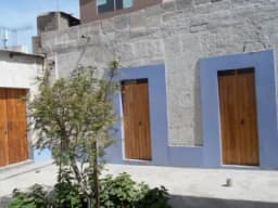 Vendo Casona con 12 oficinas, terreno de 423 m2 y 250 m2 construidos