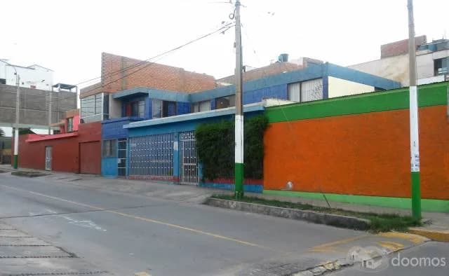 OPORTUNIDAD -VENTA DE CASA COMO TERRENO O VIVIENDA — foto 2