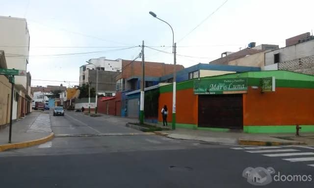 OPORTUNIDAD -VENTA DE CASA COMO TERRENO O VIVIENDA — foto 3