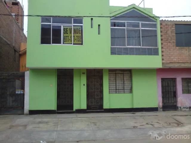 CASA 3 PLANTAS SOBRE AVENIDA COLONIAL — foto 2