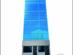 Alquilo locales 144m2 c/u