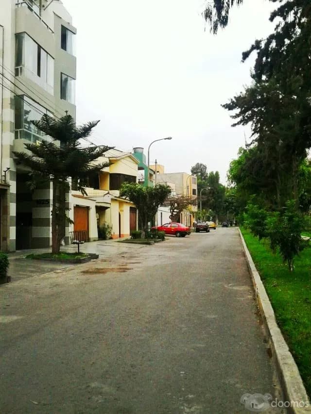 DEPARTAMENTE SEMIAMOBLADO LIMITE SURQUILLO CON SAN ISIDRO — foto 6