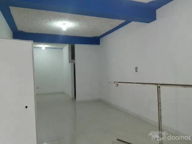 Casa 4 pisos con 2 tiendas zona comercial Sicuani — foto 1