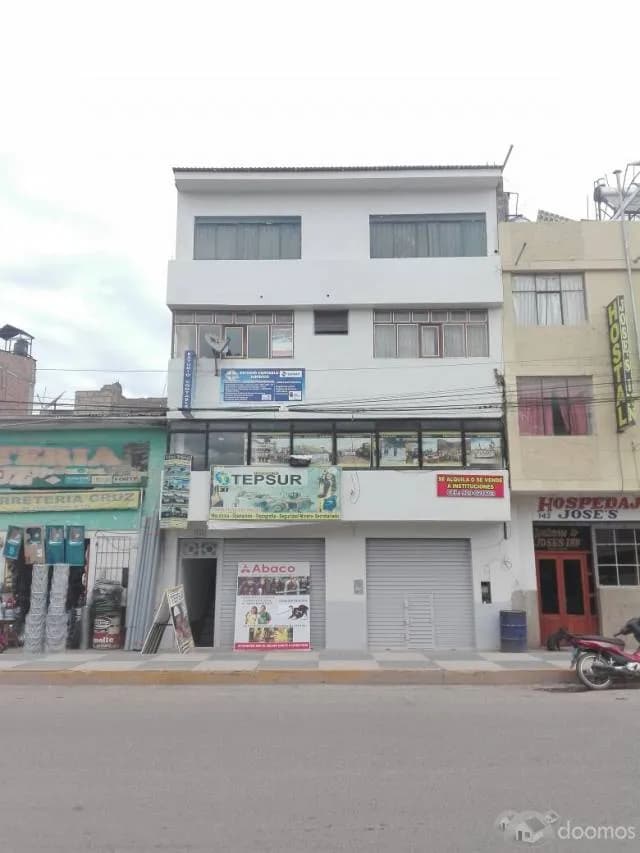 Casa 4 pisos con 2 tiendas zona comercial Sicuani — foto 8