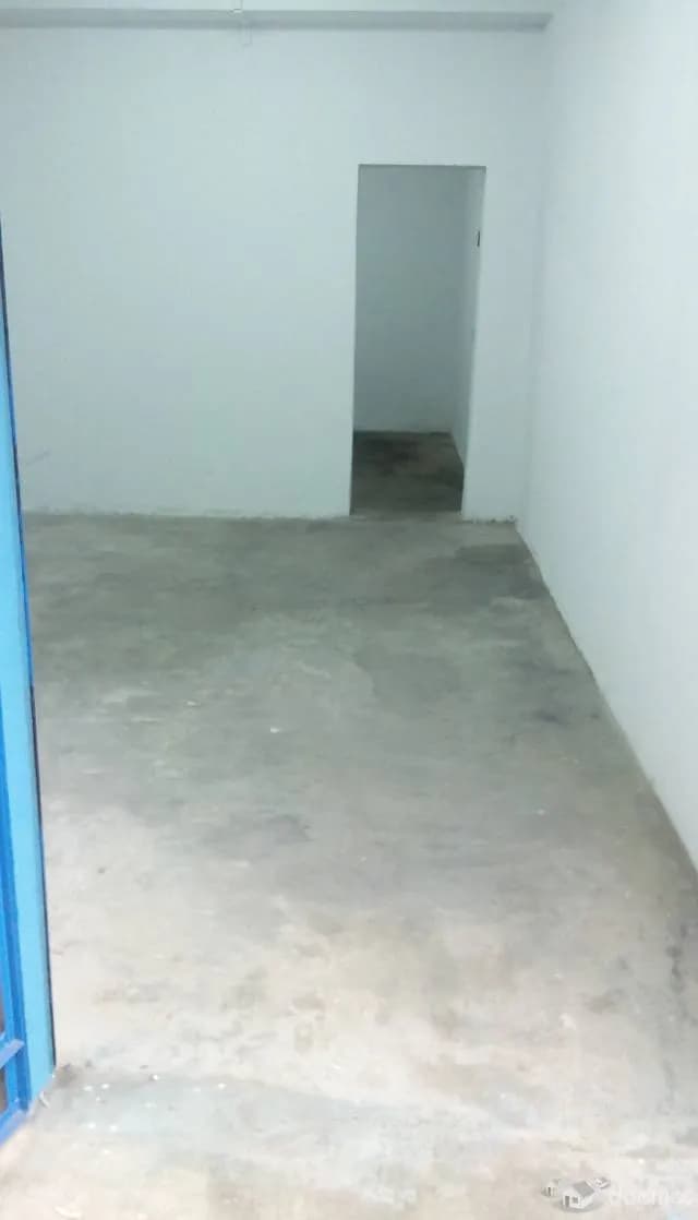 ALQUILO LOCAL Para uso COMERCIAL y/o INDUSTRIAL — foto 3