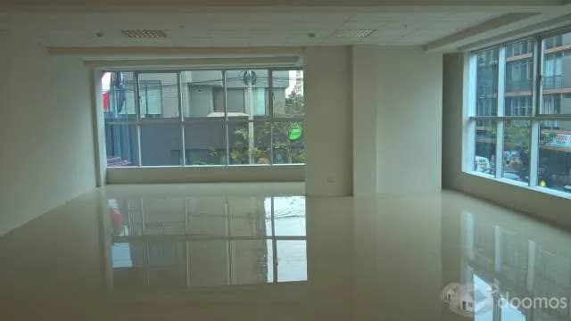 Alquiler de local de 520 m2 a 13500 dólares — foto 2
